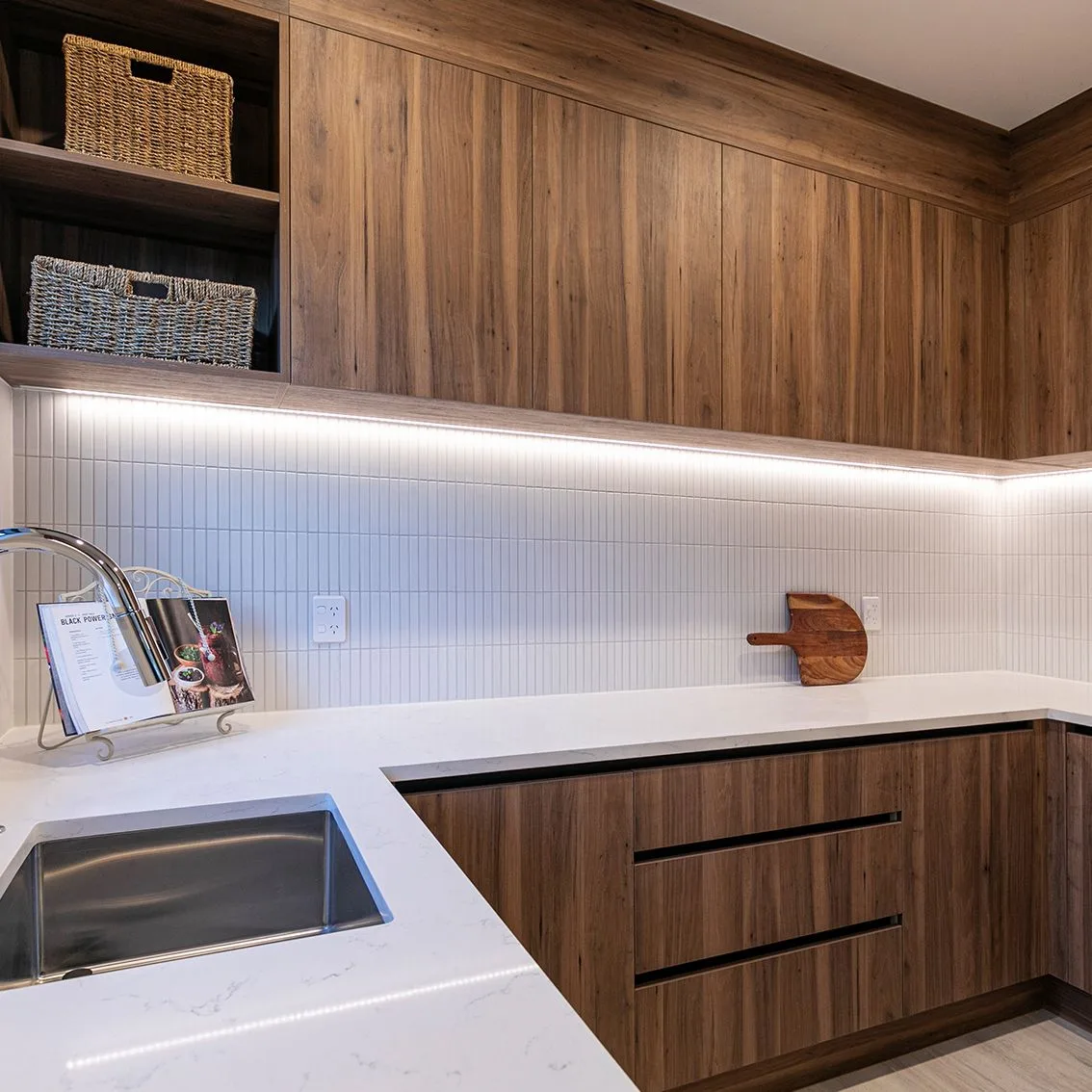 Straight Side White Matt Finger Mosaic 22mm 296X300X6.8mm tile NZ — image 2