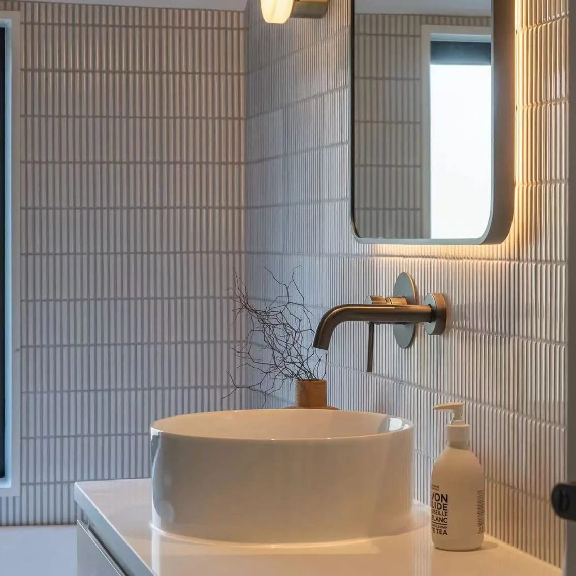 White Gloss Finger Mosaic 284X295X8mm tile NZ — image 3